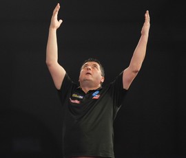 Adrian Lewis schlägt Suljovic 4:0