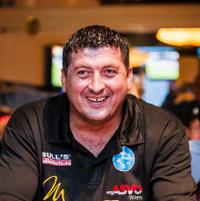 Suljovic schlägt Mervyn King klar