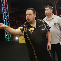 Suljovic zerlegt Adrian Lewis